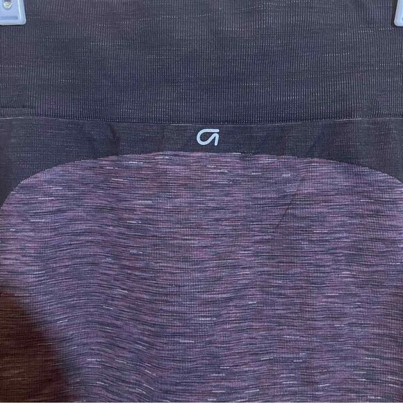 Gap‎ Fit Purple and Black Capri Leggings with Netting Detail Size M - Picture 4 of 8